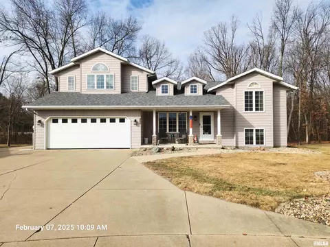 1968 Deer Ln, Washington, IL 61571