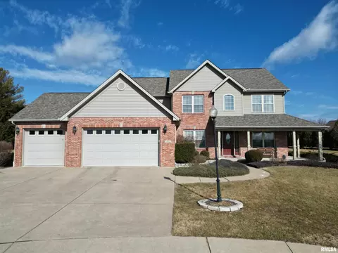 7022 N Stratton Ct, Peoria, IL 61615