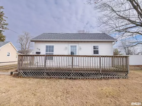 115 S Cedar St, Washington, IL 61571