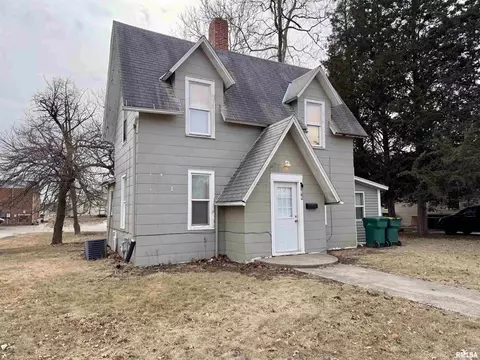 405 W Wheeler St, Macomb, IL 61455