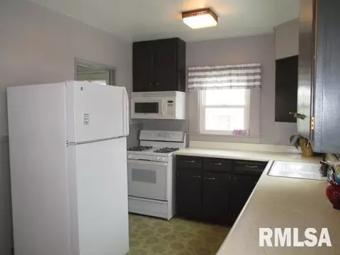 907 E Seneca Pl, Peoria, IL 61603 photo 5