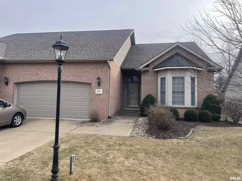 2412 W Chandler Ct, Peoria, IL 61615