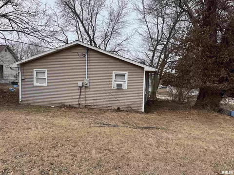 531 W Orchard Dr, Macomb, IL 61455 photo 3