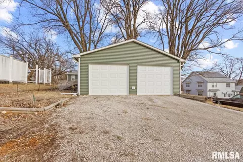 607 N State St, Roanoke, IL 61561 photo 28
