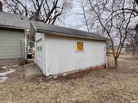 437 W Pierce St, Macomb, IL 61455 photo 22