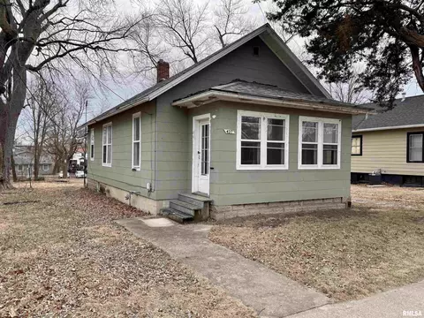 437 W Pierce St, Macomb, IL 61455 photo 17