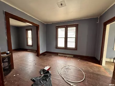 437 W Pierce St, Macomb, IL 61455 photo 3