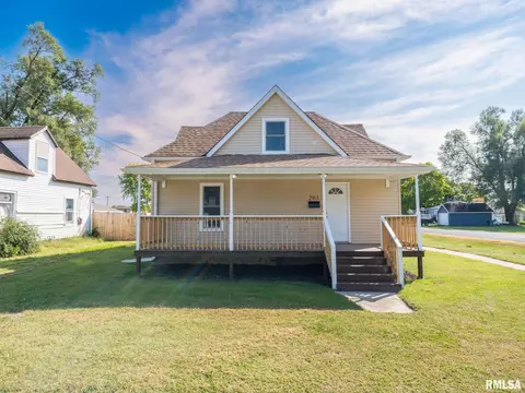 201 E Oakley St, Glasford, IL 61533