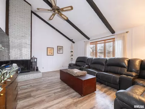 Living - 9435 W Buckingham Ct, Mapleton, IL 61547 photo 1 of 7