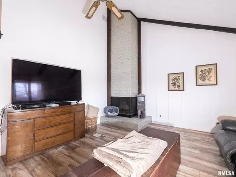 Living - 9435 W Buckingham Ct, Mapleton, IL 61547 photo 3 of 7