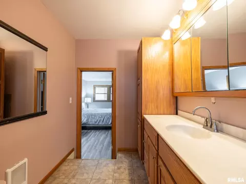 Bath - 9435 W Buckingham Ct, Mapleton, IL 61547 photo 2 of 5