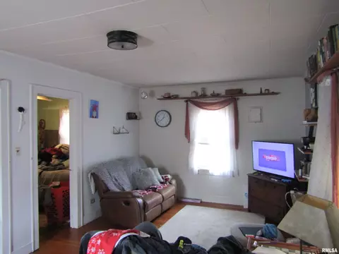 115 E Jefferson St, Cuba, IL 61427 photo 18