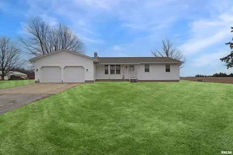 1859 School St, Washington, IL 61571