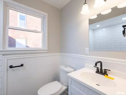 Bath - 402 9th Ave, Silvis, IL 61282 photo 1 of 1