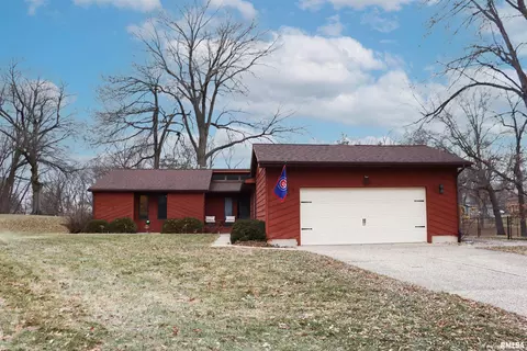 14 Candi Ct, Chatham, IL 62629