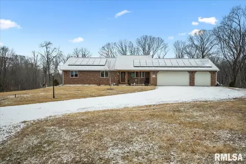 9100 S Deer Trail Rd, Mapleton, IL 61547