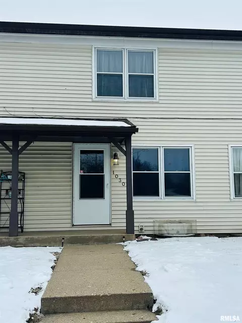 1030 Florence Ave, Pekin, IL 61554