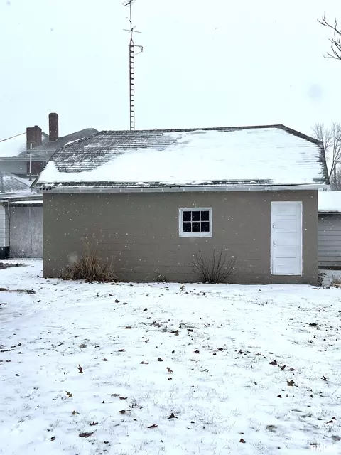 Other - 131 E Broadway St, Ipava, IL 61441 photo 3 of 27