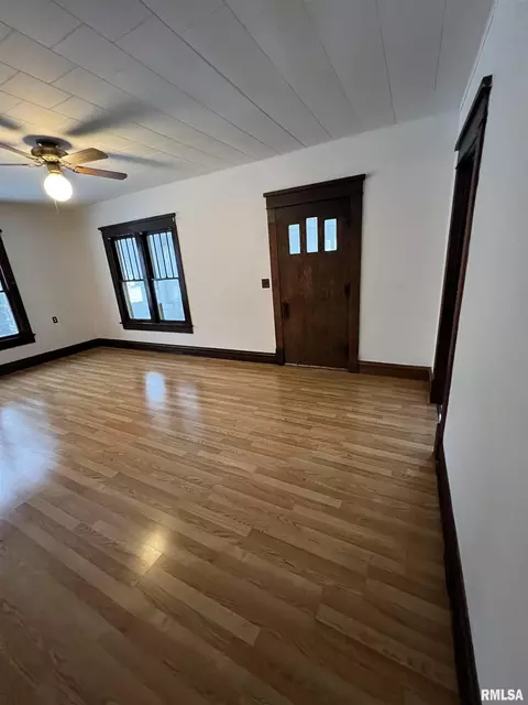 Living - 131 E Broadway St, Ipava, IL 61441 photo 4 of 4