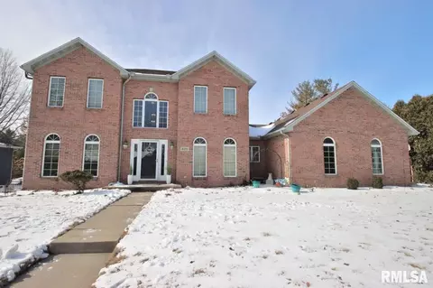 6211 N Black Oak Ct, Peoria, IL 61615