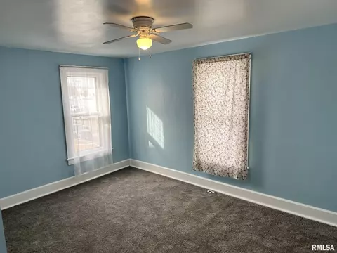 Bedroom - 40 N 5th Ave, Canton, IL 61520 photo 2 of 5