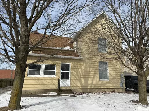 40 N 5th Ave, Canton, IL 61520