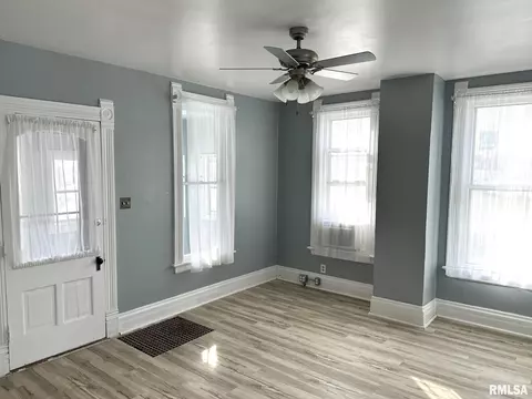 Living - 40 N 5th Ave, Canton, IL 61520 photo 6 of 6