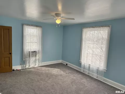 Bedroom - 40 N 5th Ave, Canton, IL 61520 photo 4 of 5