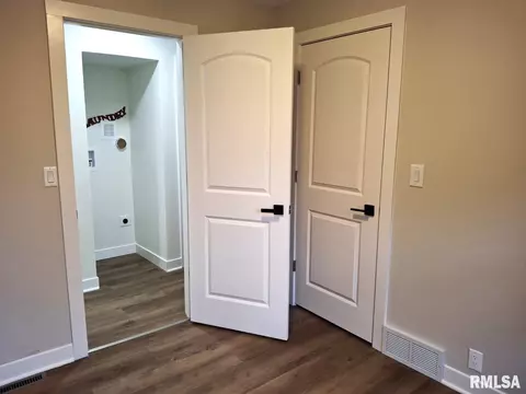 300 E 4th St, Saint David, IL 61563 photo 18