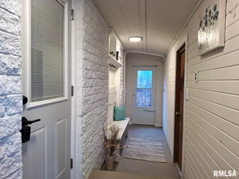 300 E 4th St, Saint David, IL 61563 photo 4