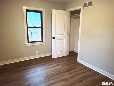 300 E 4th St, Saint David, IL 61563 photo 24