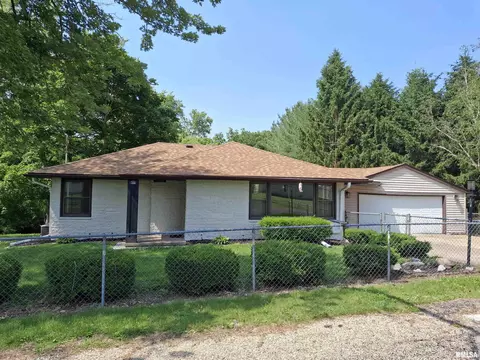 300 E 4th St, Saint David, IL 61563