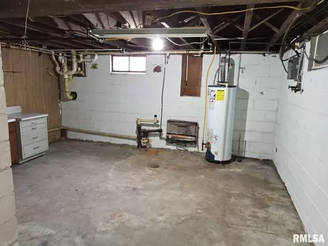 300 E 4th St, Saint David, IL 61563 photo 33