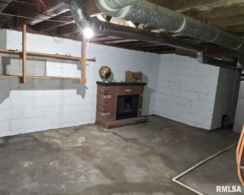 300 E 4th St, Saint David, IL 61563 photo 32