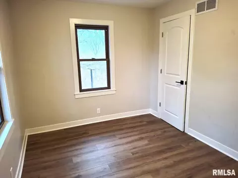 300 E 4th St, Saint David, IL 61563 photo 25