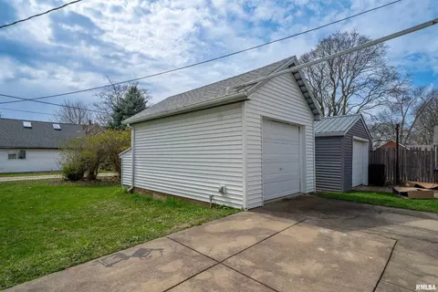 612 E Adams St, Morton, IL 61550 photo 35