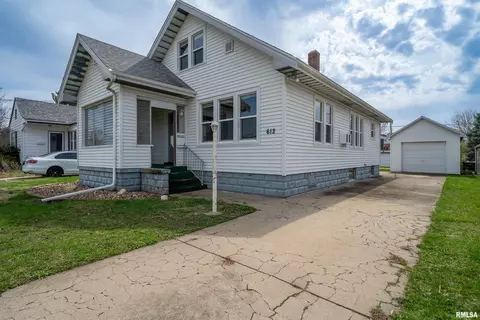 612 E Adams St, Morton, IL 61550 photo 2