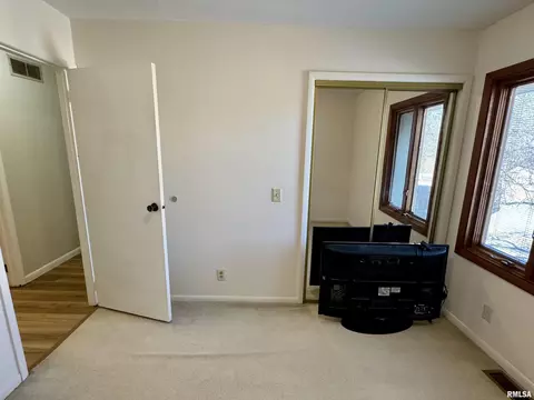 Bedroom - 5 Indian Trail Rd, Macomb, IL 61455 photo 2 of 8