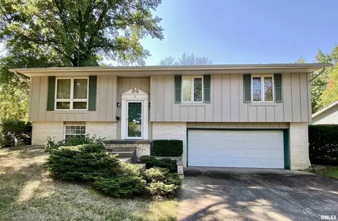 5 Indian Trail Rd, Macomb, IL 61455