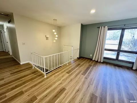 Living - 5 Indian Trail Rd, Macomb, IL 61455 photo 3 of 8