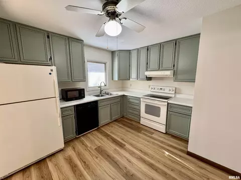 Kitchen - 5 Indian Trail Rd, Macomb, IL 61455 photo 2 of 2