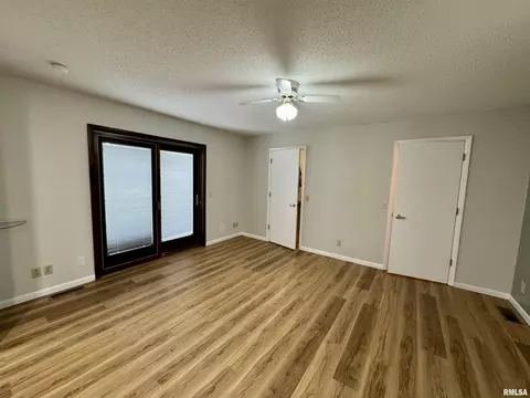 Bedroom - 5 Indian Trail Rd, Macomb, IL 61455 photo 1 of 8