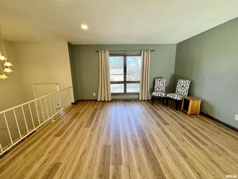Living - 5 Indian Trail Rd, Macomb, IL 61455 photo 5 of 8