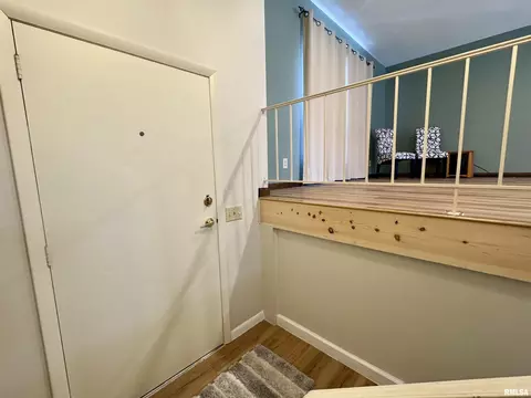 Entry Way - 5 Indian Trail Rd, Macomb, IL 61455 photo 2 of 3