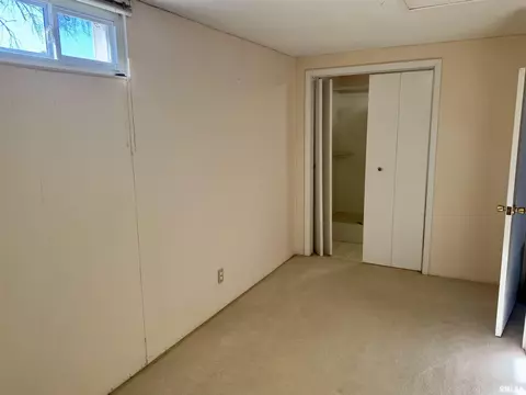 Bedroom - 5 Indian Trail Rd, Macomb, IL 61455 photo 8 of 8