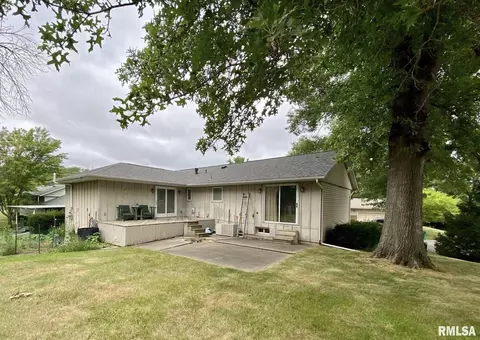 Exterior - 5 Indian Trail Rd, Macomb, IL 61455 photo 5 of 5