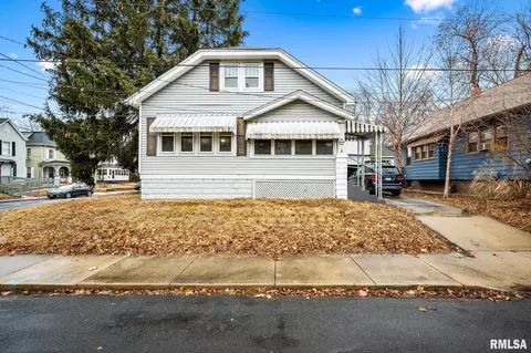 1021 W Armstrong Ave, Peoria, IL 61606