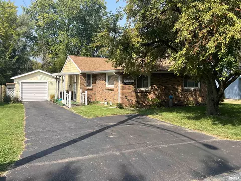 107 Walnut St, North Pekin, IL 61554