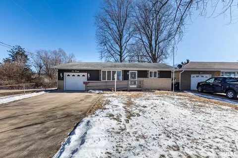 220 Cottage Grove Ave, Pekin, IL 61554
