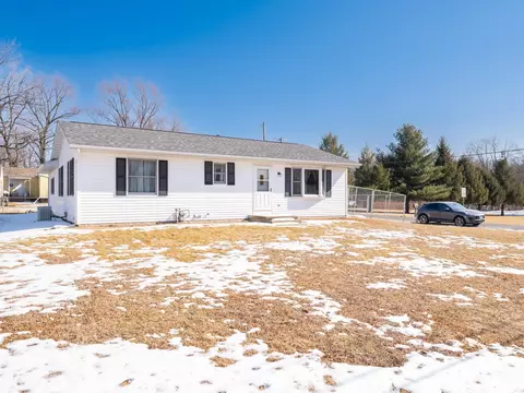 401 Morton St, Creve Coeur, IL 61610